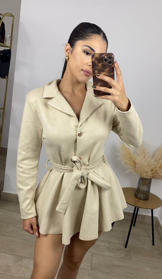 Mono vestido antelina beige